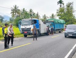 Sebuah Kecelakaan Maut Tiga Kendaraan di Padang Pariaman Tewaskan Satu Pengendara Motor