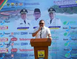 Suasana Meriah Warnai Pembukaan Kejurnas Sepak Bola U-12 di Pariaman