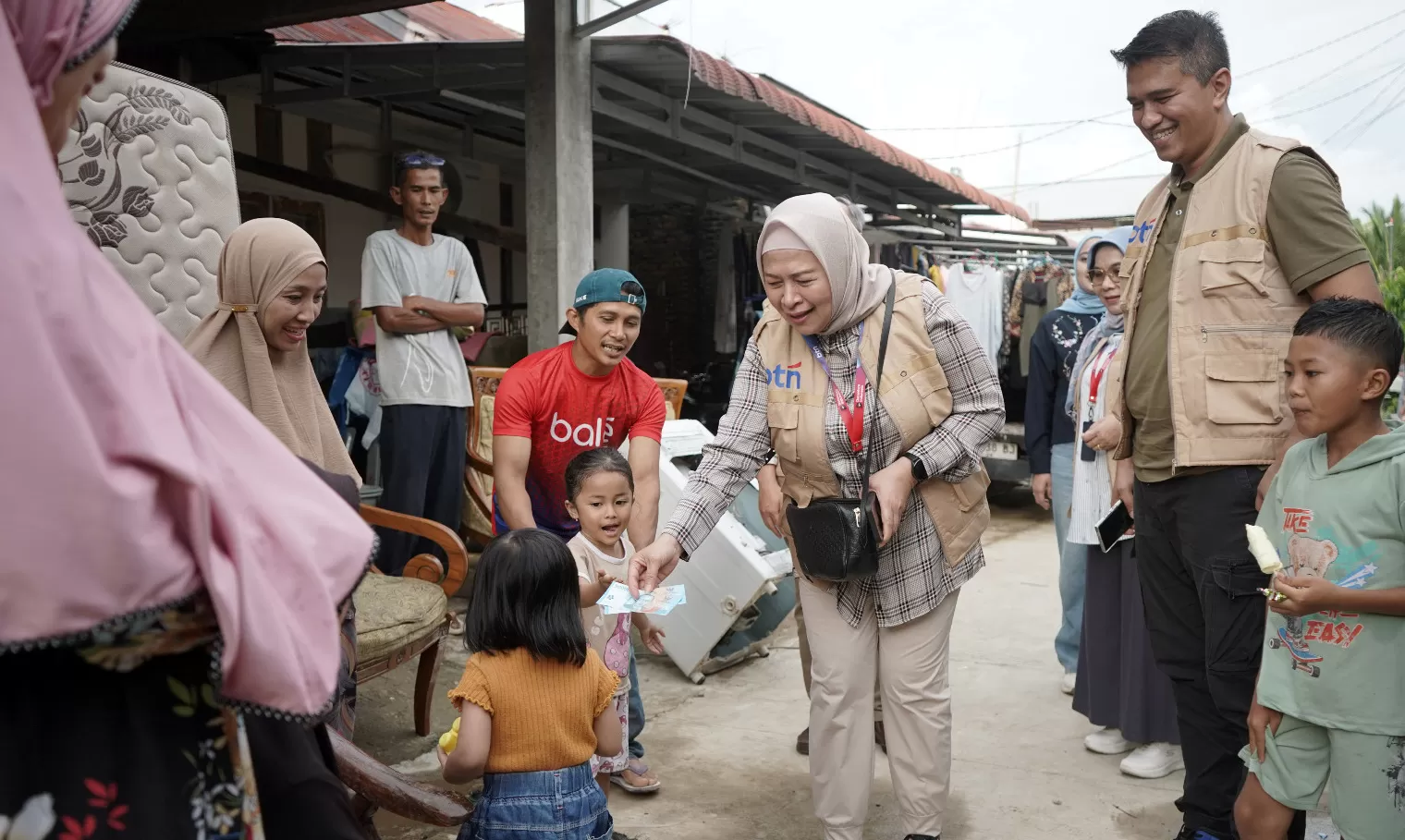 BTN Padang Salurkan Bantuan untuk Korban Banjir Pariaman, Bantu Pemulihan Pasca-Bencana