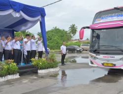 Mahyeldi Lepas 400 Peserta Program Balik Gratis Kemenhub dari Padang