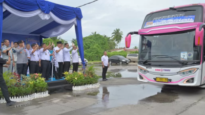 Mahyeldi Lepas 400 Peserta Program Balik Gratis Kemenhub dari Padang