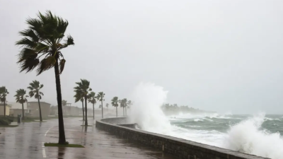 Perairan Sumbar Berpotensi Hujan Petir 4-5 April 2026, Gelombang Capai 2,5 Meter